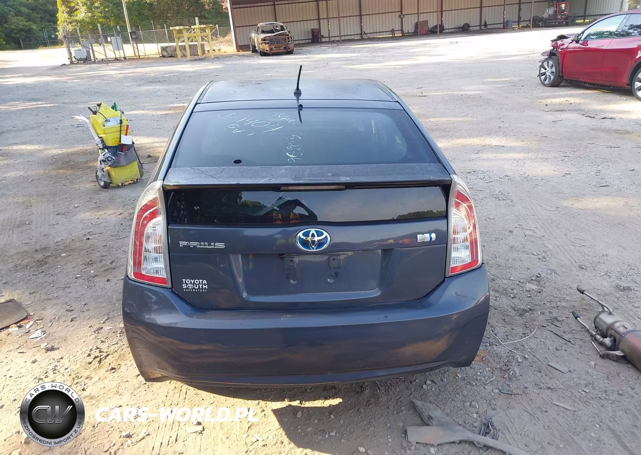 2013 Toyota Prius Two VIN:JTDKN3DU2D5621404 - 16