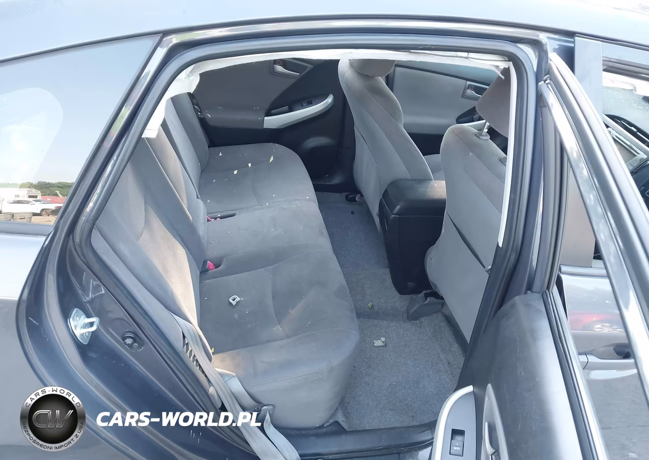2013 Toyota Prius Two VIN:JTDKN3DU2D5621404 - 8