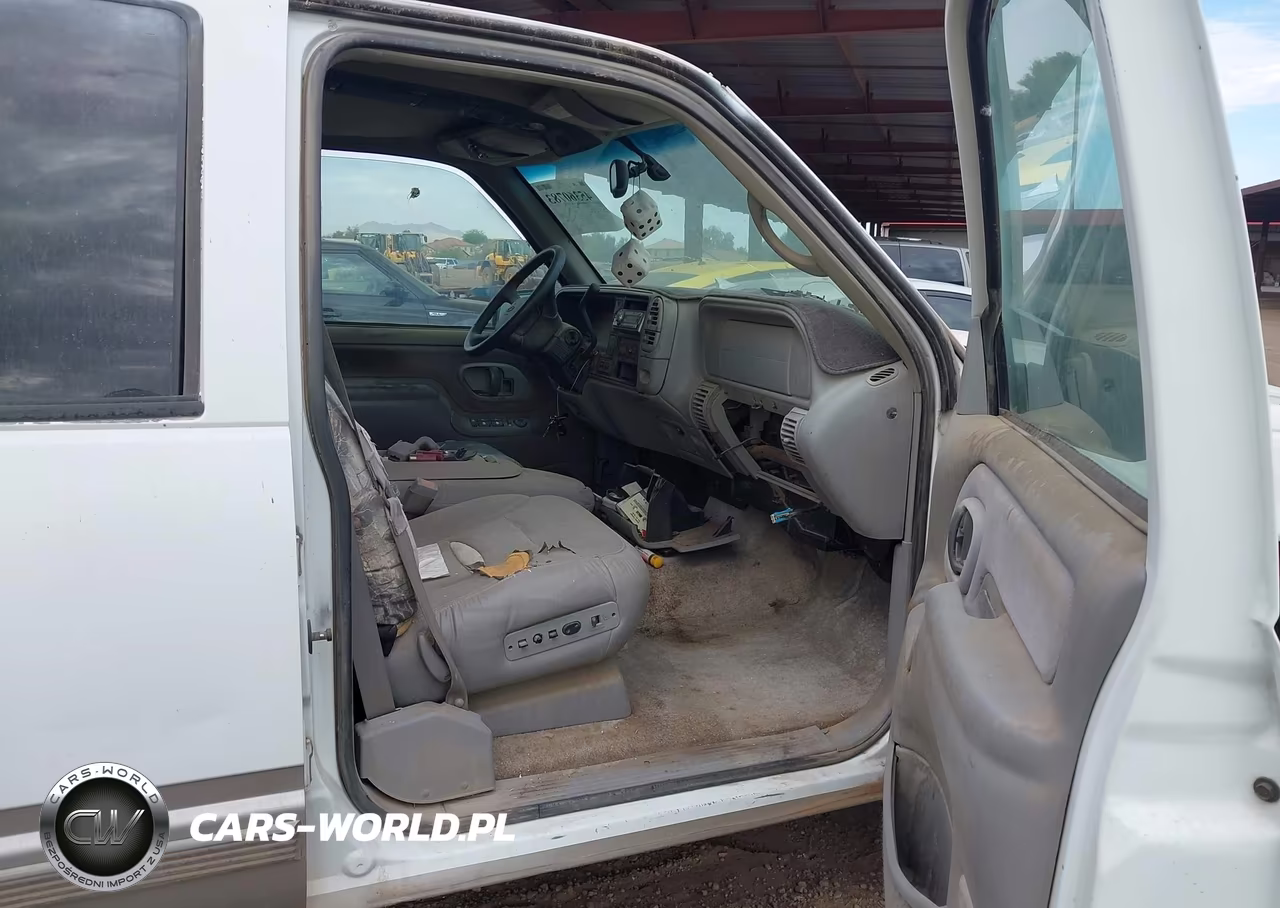 1999 Chevrolet Tahoe Ls VIN:1GNEK13R7XJ480646 - 5