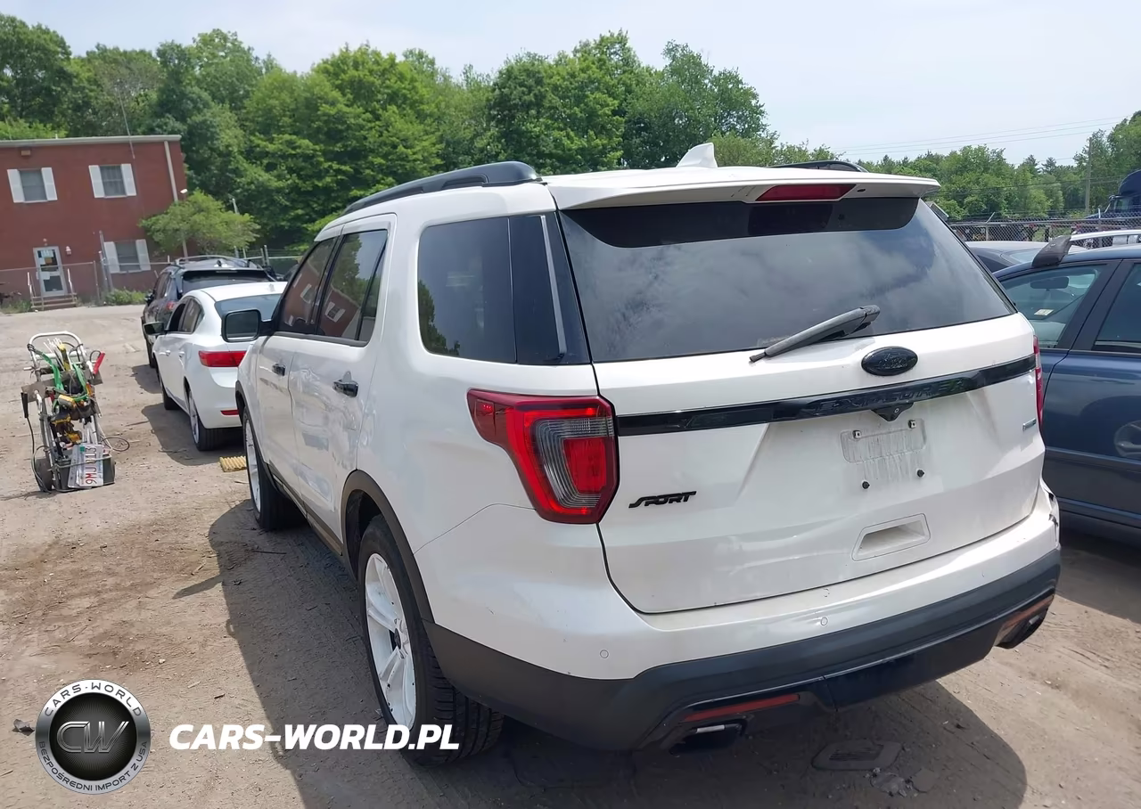 2016 Ford Explorer Sport VIN:1FM5K8GT5GGB30075 - 3