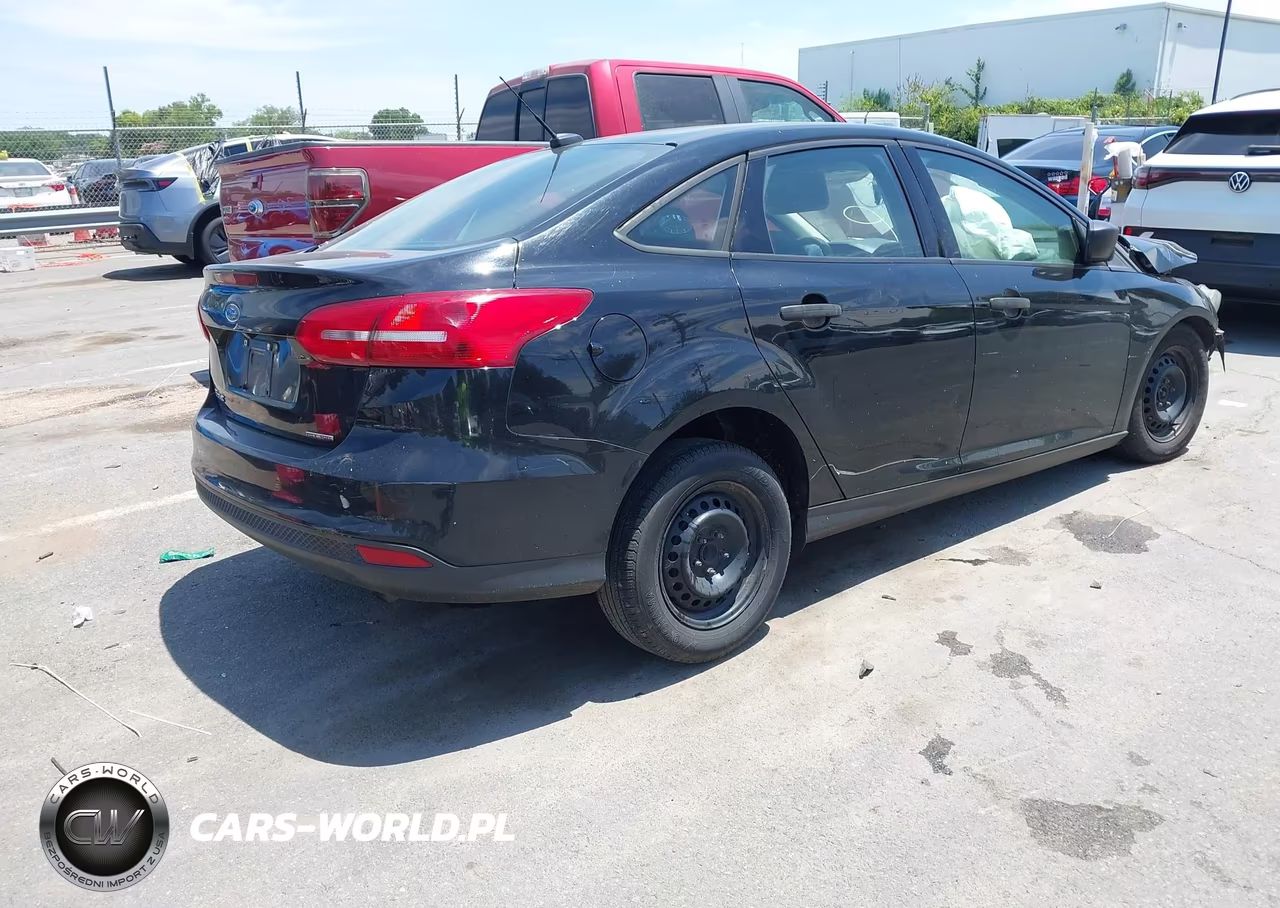 2016 Ford Focus S VIN:1FADP3E22GL241453 - 4