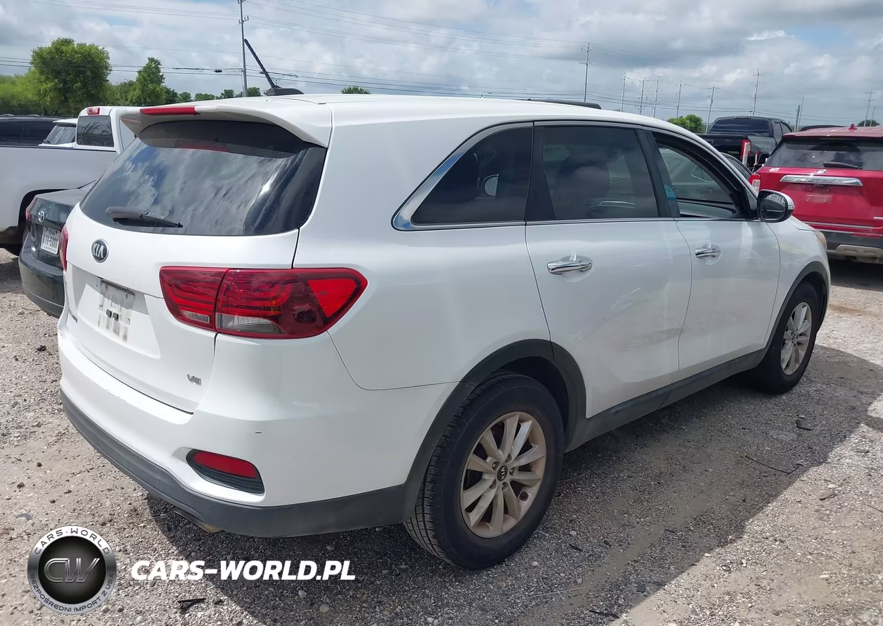 2019 Kia Sorento 3.3L Lx VIN:5XYPG4A51KG443220 - 4