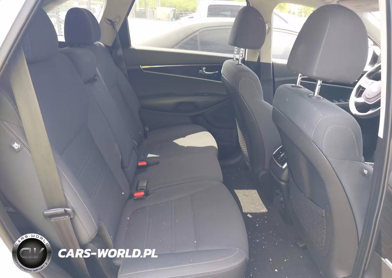 2019 Kia Sorento 3.3L Lx VIN:5XYPG4A51KG443220 - 8