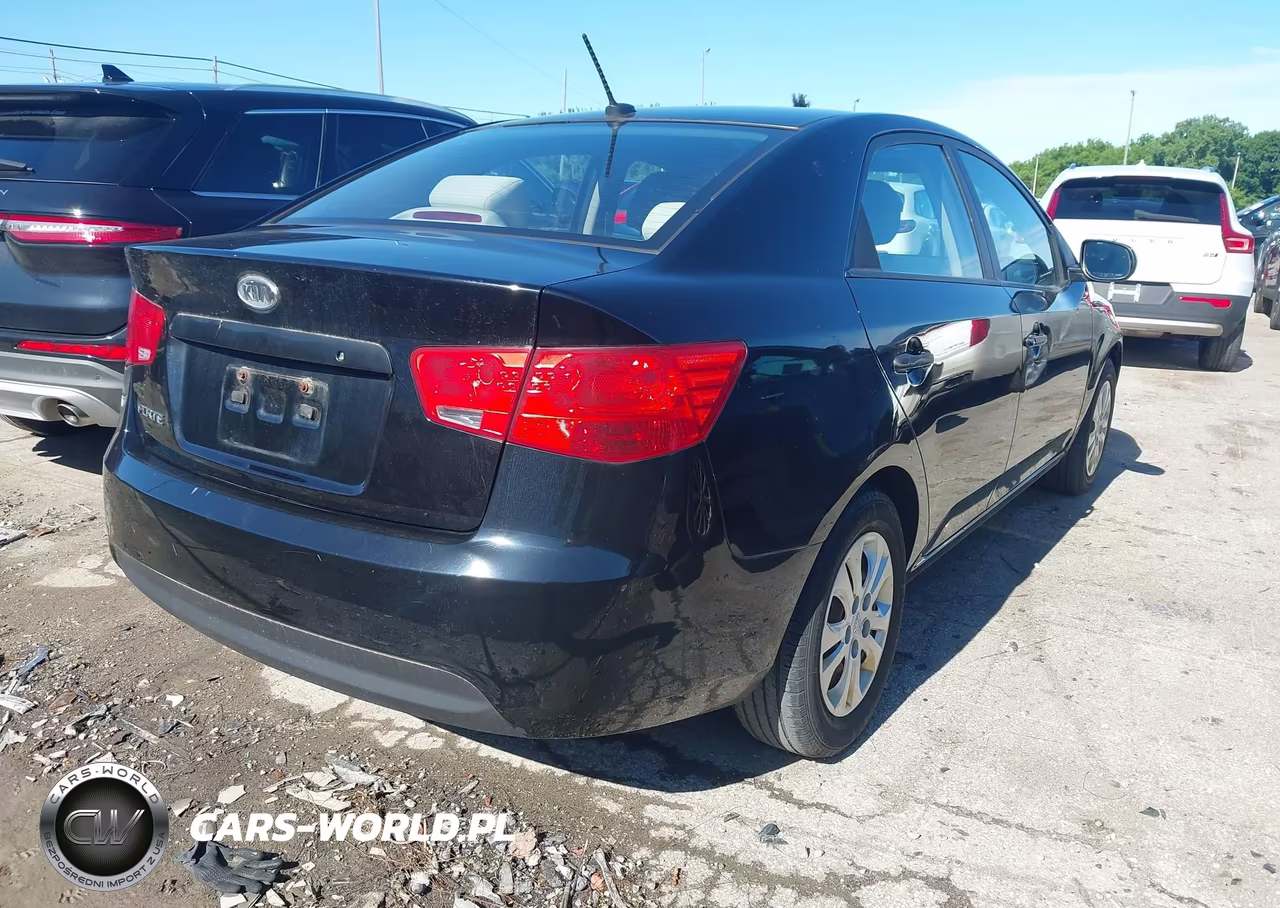 2010 Kia Forte Lx VIN:KNAFT4A26A5093343 - 4
