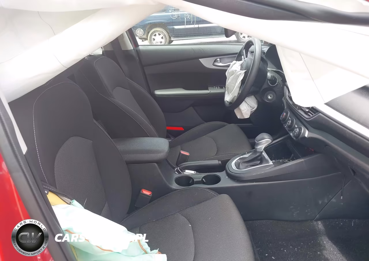 2024 Kia Forte Lxs VIN:3KPF24AD5RE741925 - 5