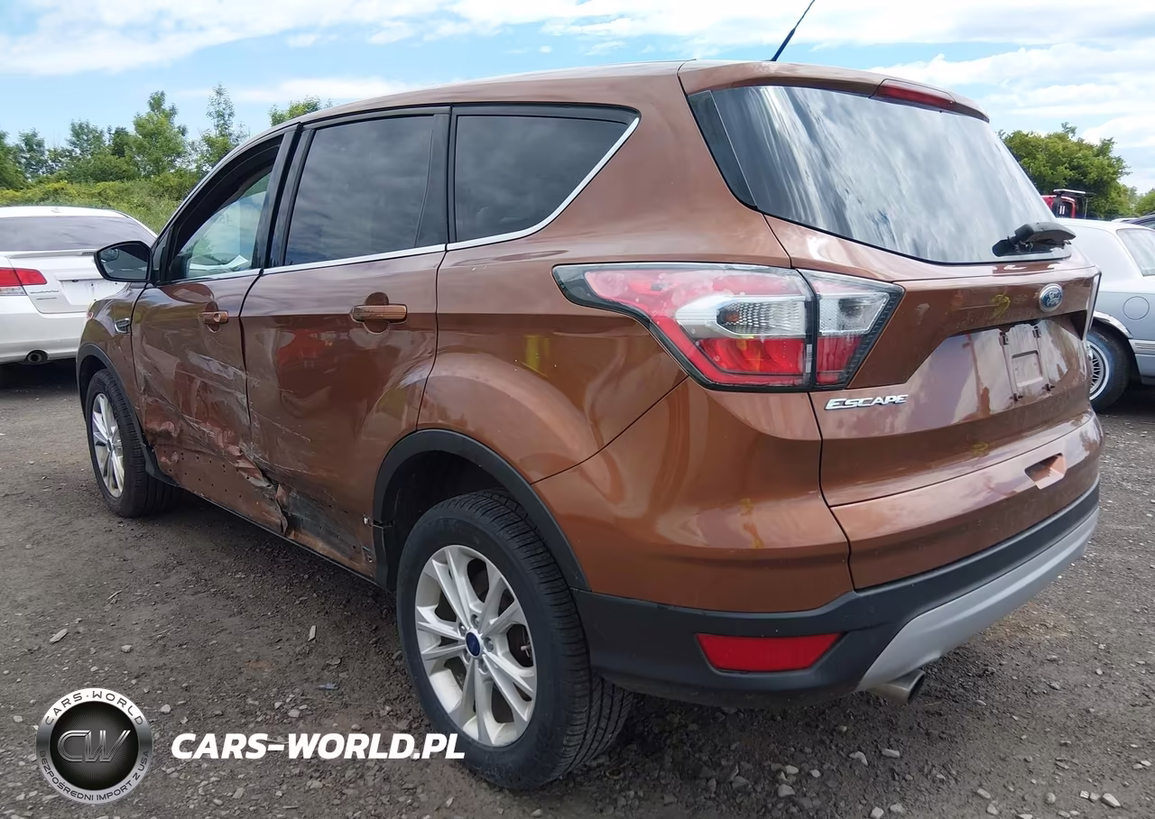 2017 Ford Escape Se VIN:1FMCU9GD4HUB25520 - 3