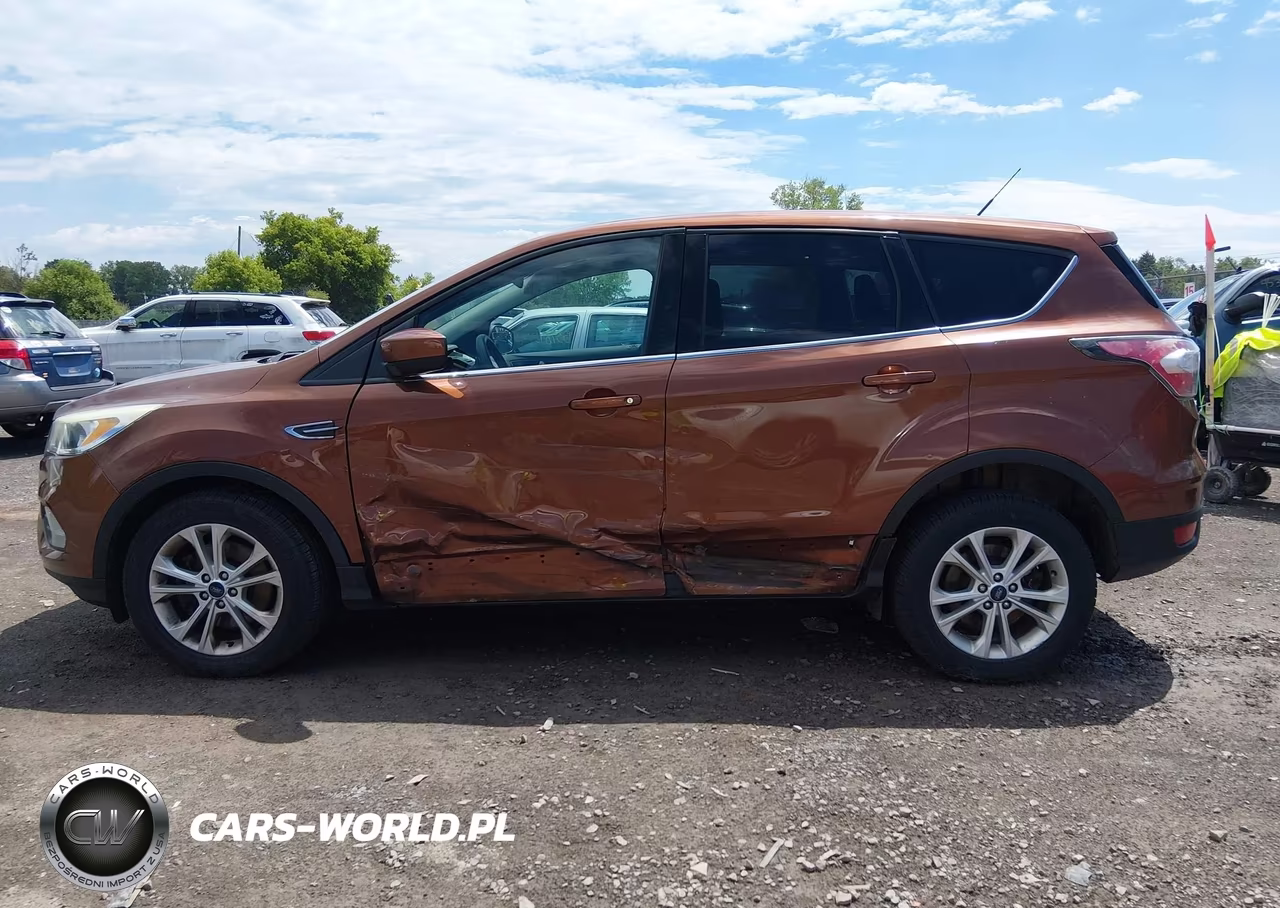2017 Ford Escape Se VIN:1FMCU9GD4HUB25520 - 6