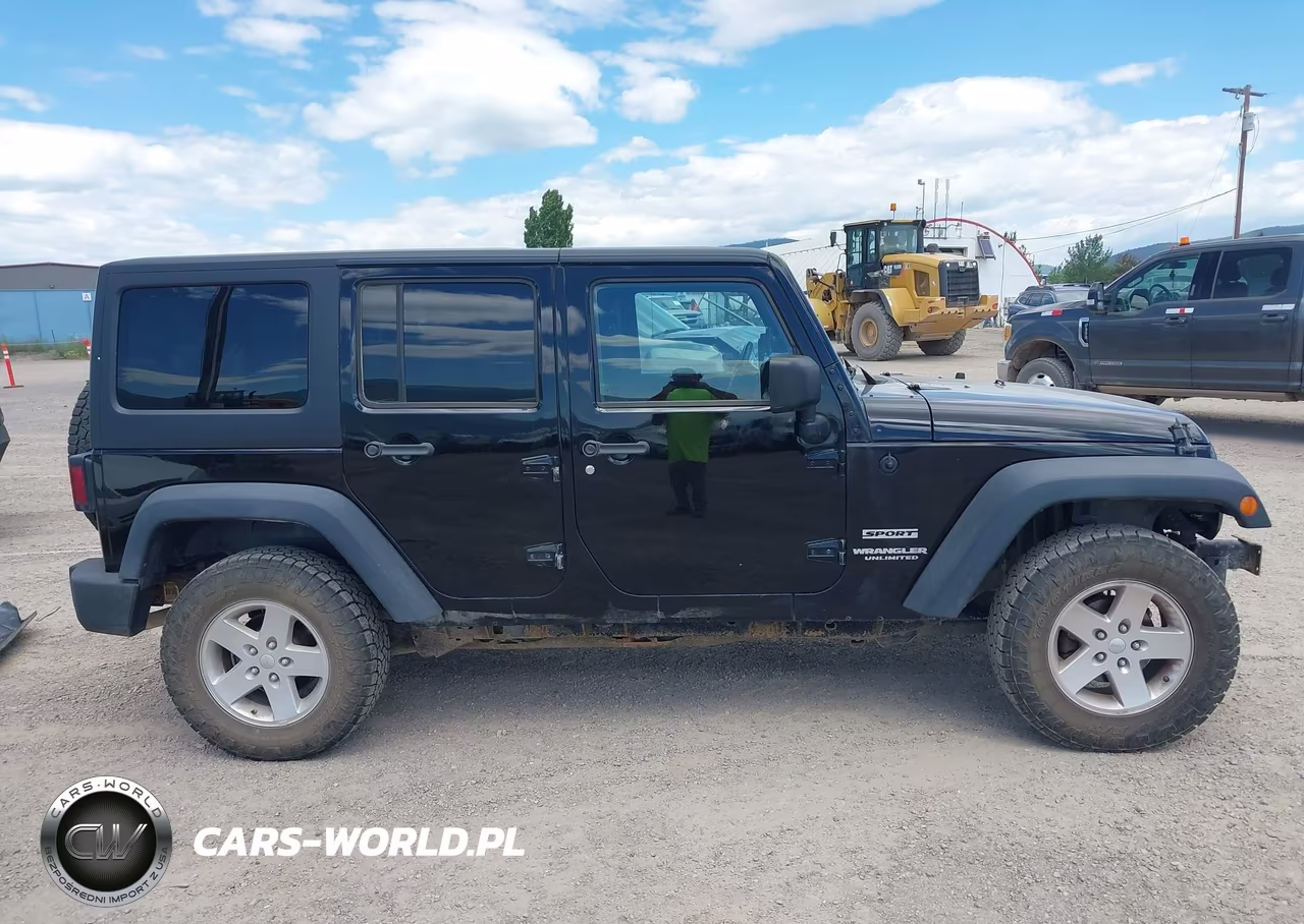 2013 Jeep Wrangler Unlimited Sport VIN:1C4HJWDG0DL606378 - 14