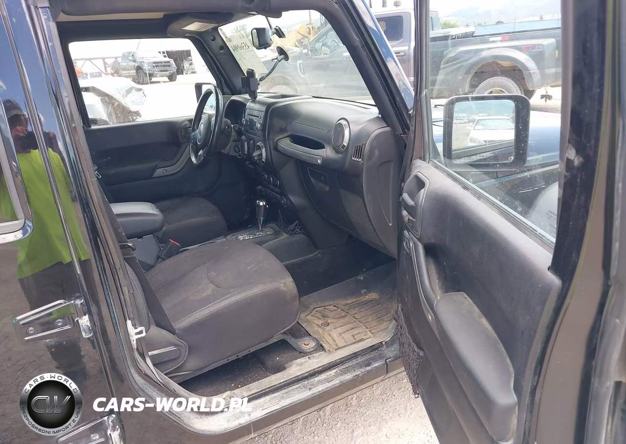 2013 Jeep Wrangler Unlimited Sport VIN:1C4HJWDG0DL606378 - 5