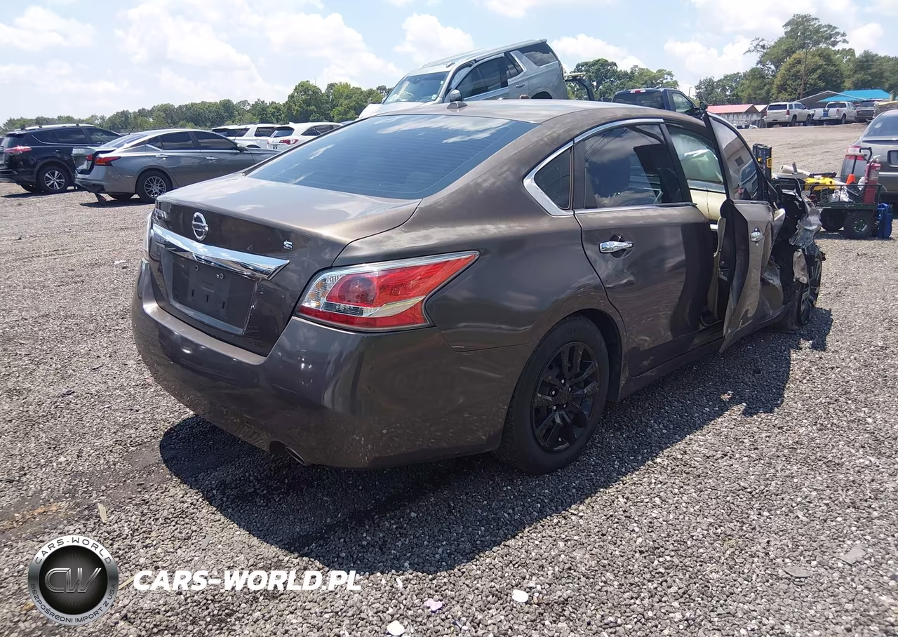 2015 Nissan Altima 2.5 S VIN:1N4AL3AP0FC204111 - 4