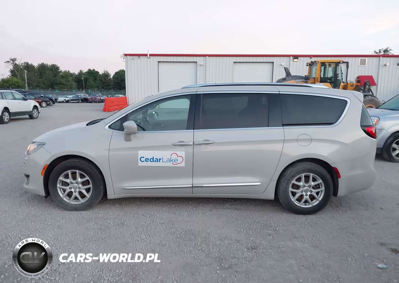 2020 Chrysler Pacifica Touring L VIN:2C4RC1BG7LR204917 - 14