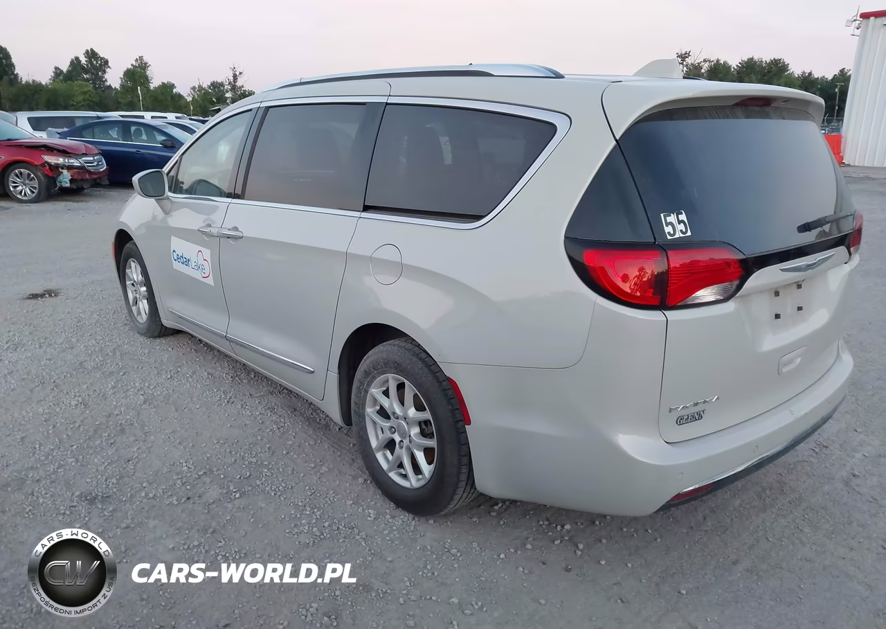 2020 Chrysler Pacifica Touring L VIN:2C4RC1BG7LR204917 - 3