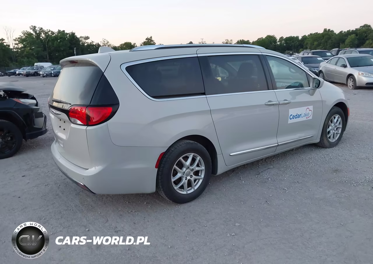 2020 Chrysler Pacifica Touring L VIN:2C4RC1BG7LR204917 - 4