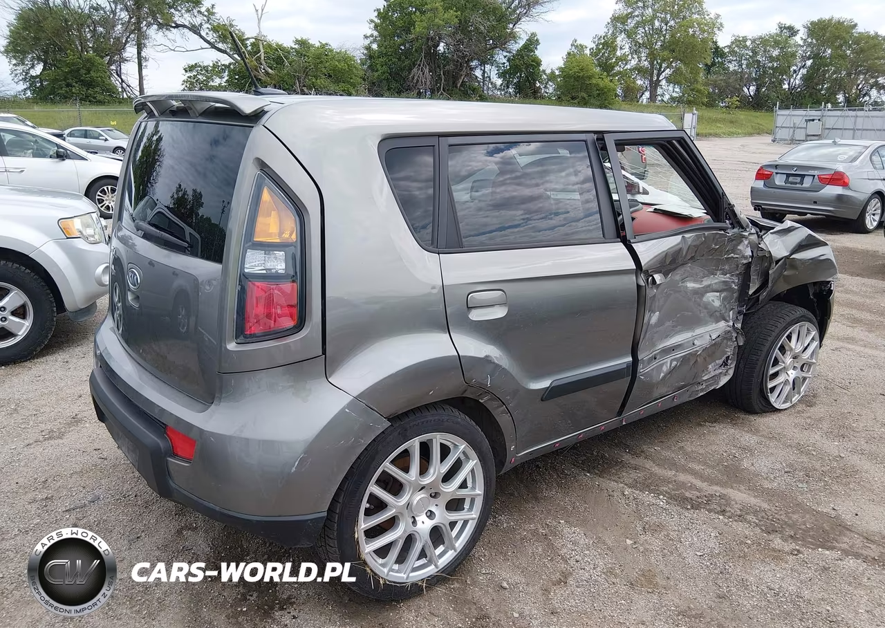 2010 Kia Soul Sport VIN:KNDJT2A27A7029897 - 4