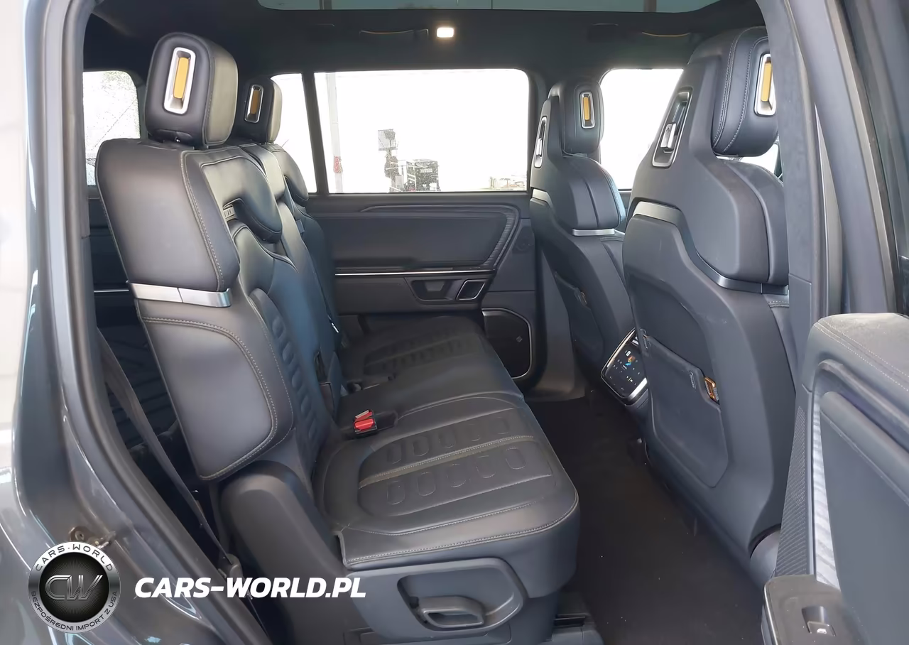 2023 Rivian R1S Adventure VIN:7PDSGABA6PN013227 - 8