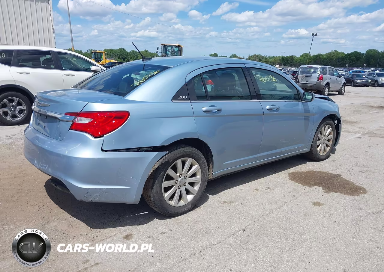 2012 Chrysler 200 Touring VIN:1C3CCBBB6CN164167 - 4