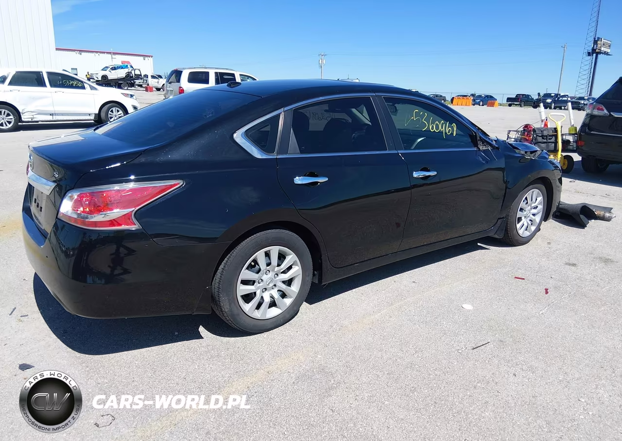 2015 Nissan Altima 2.5 S VIN:1N4AL3AP4FC182811 - 4