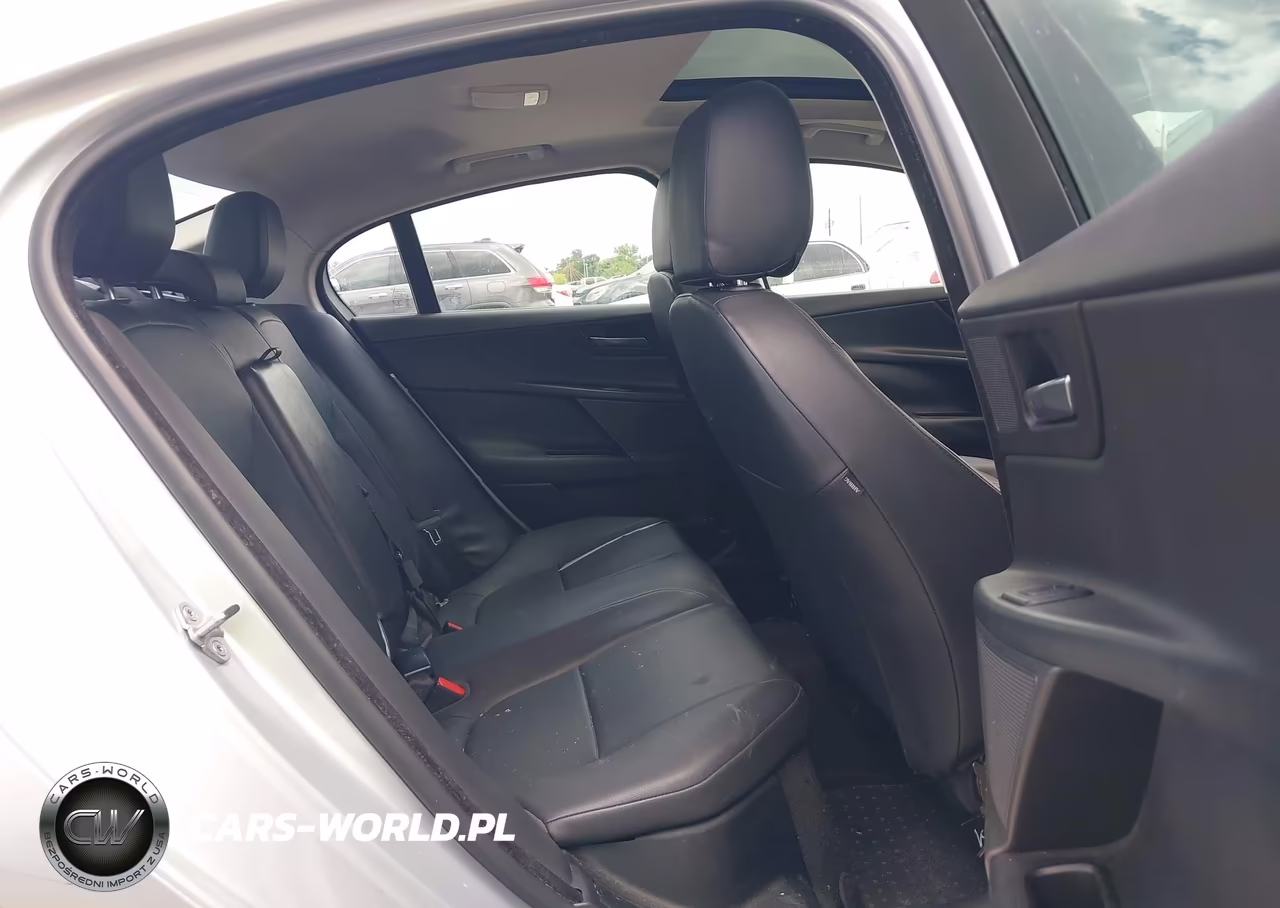 2019 Jaguar Xe 25T VIN:SAJAR4FX8KCP49654 - 8