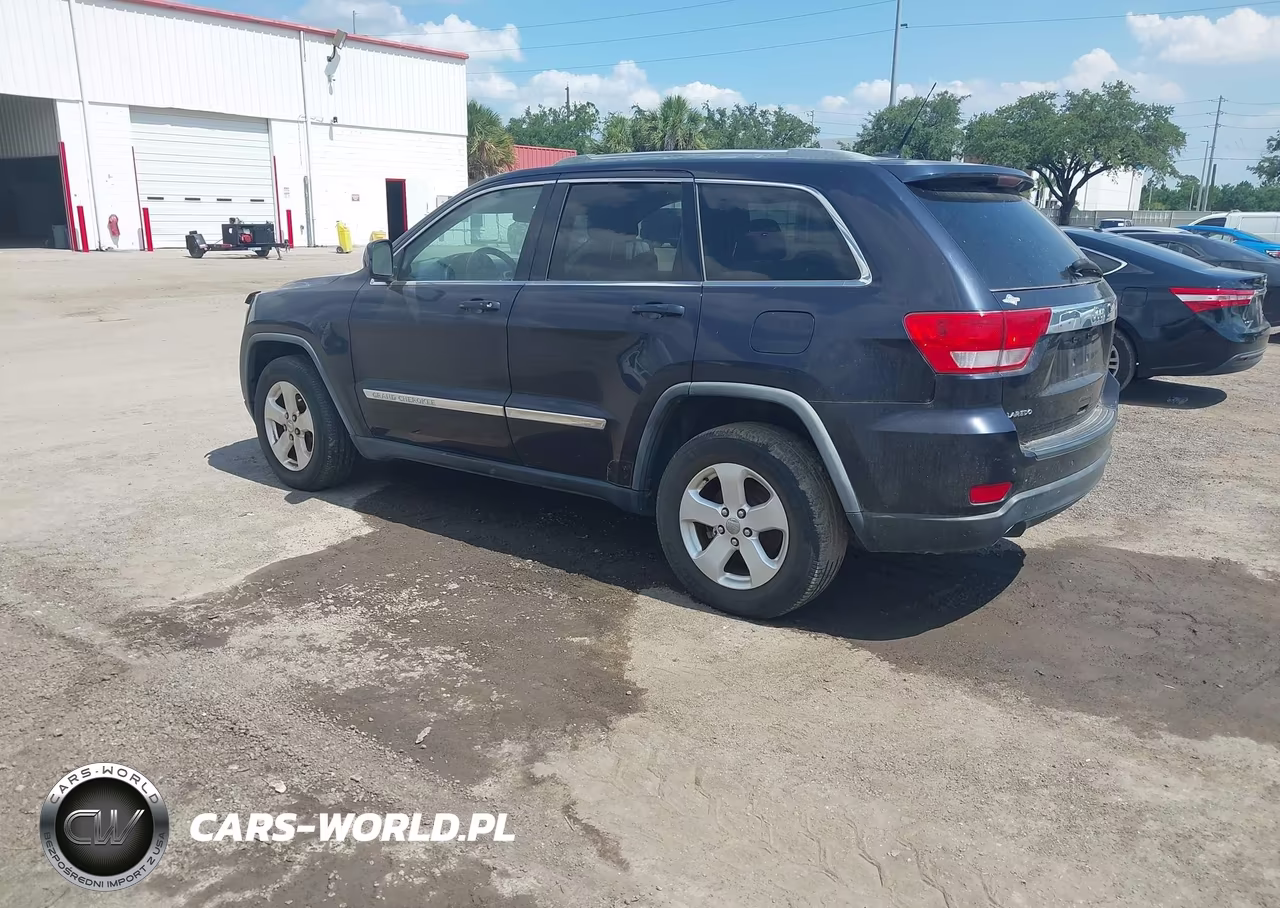 2011 Jeep Grand Cherokee Laredo VIN:1J4RS4GT1BC504674 - 3