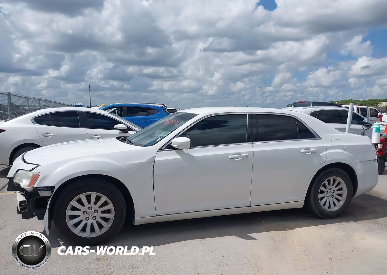 2013 Chrysler 300 Motown VIN:2C3CCAAGXDH505054 - 15