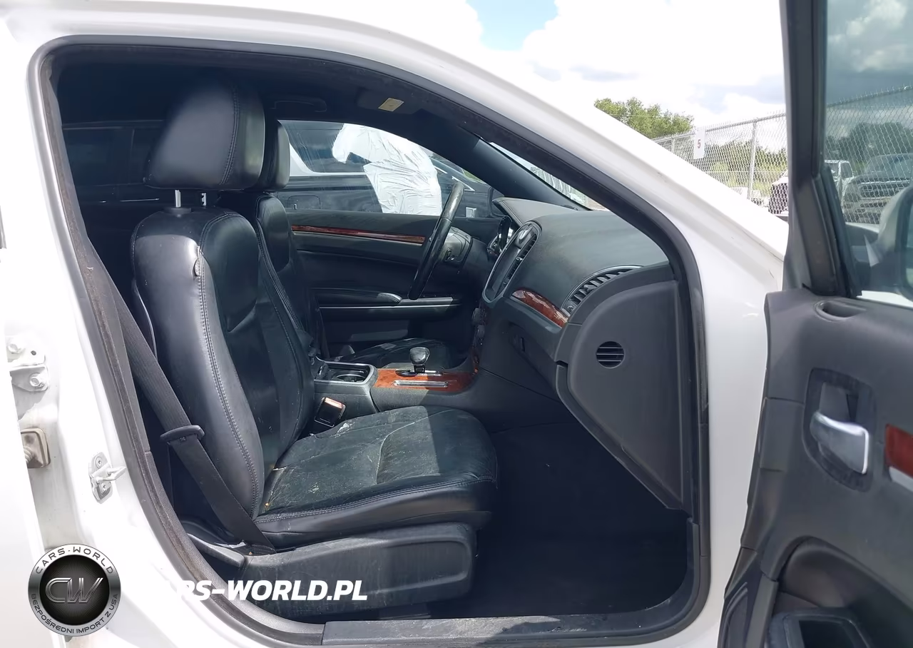 2013 Chrysler 300 Motown VIN:2C3CCAAGXDH505054 - 5