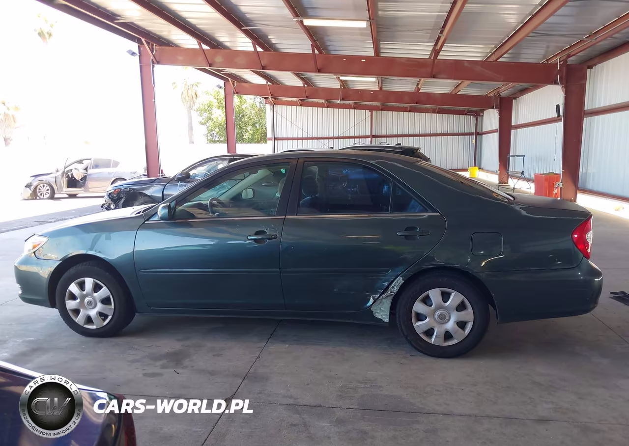 2002 Toyota Camry Le VIN:JTDBE32K820068401 - 15