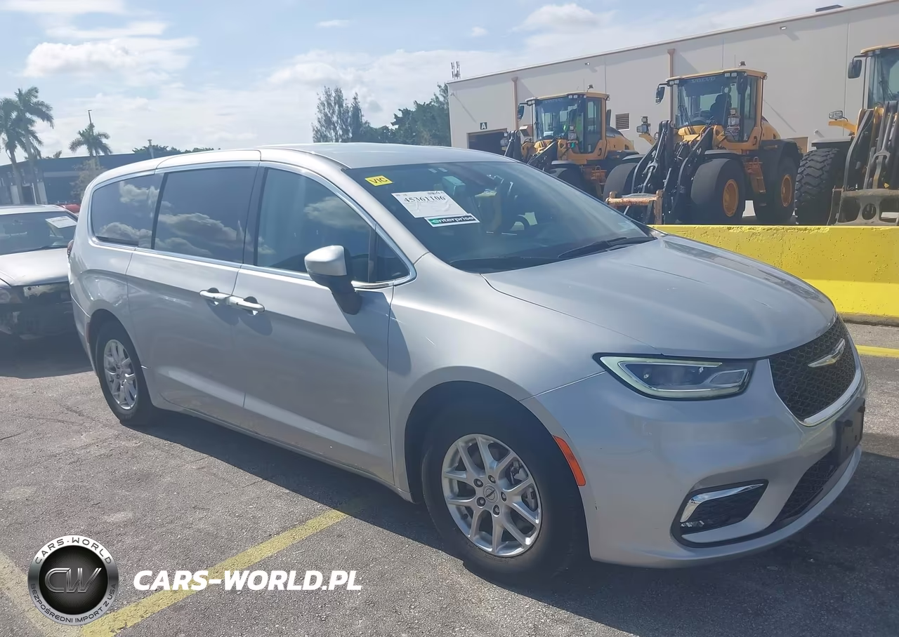 2023 Chrysler Pacifica Touring L VIN:2C4RC1BG9PR613278 - 12