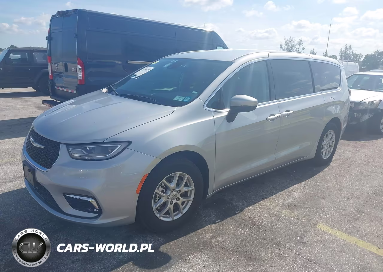 2023 Chrysler Pacifica Touring L VIN:2C4RC1BG9PR613278 - 2