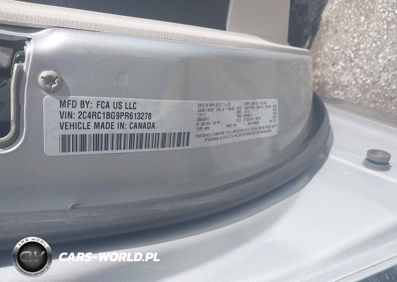2023 Chrysler Pacifica Touring L VIN:2C4RC1BG9PR613278 - 9