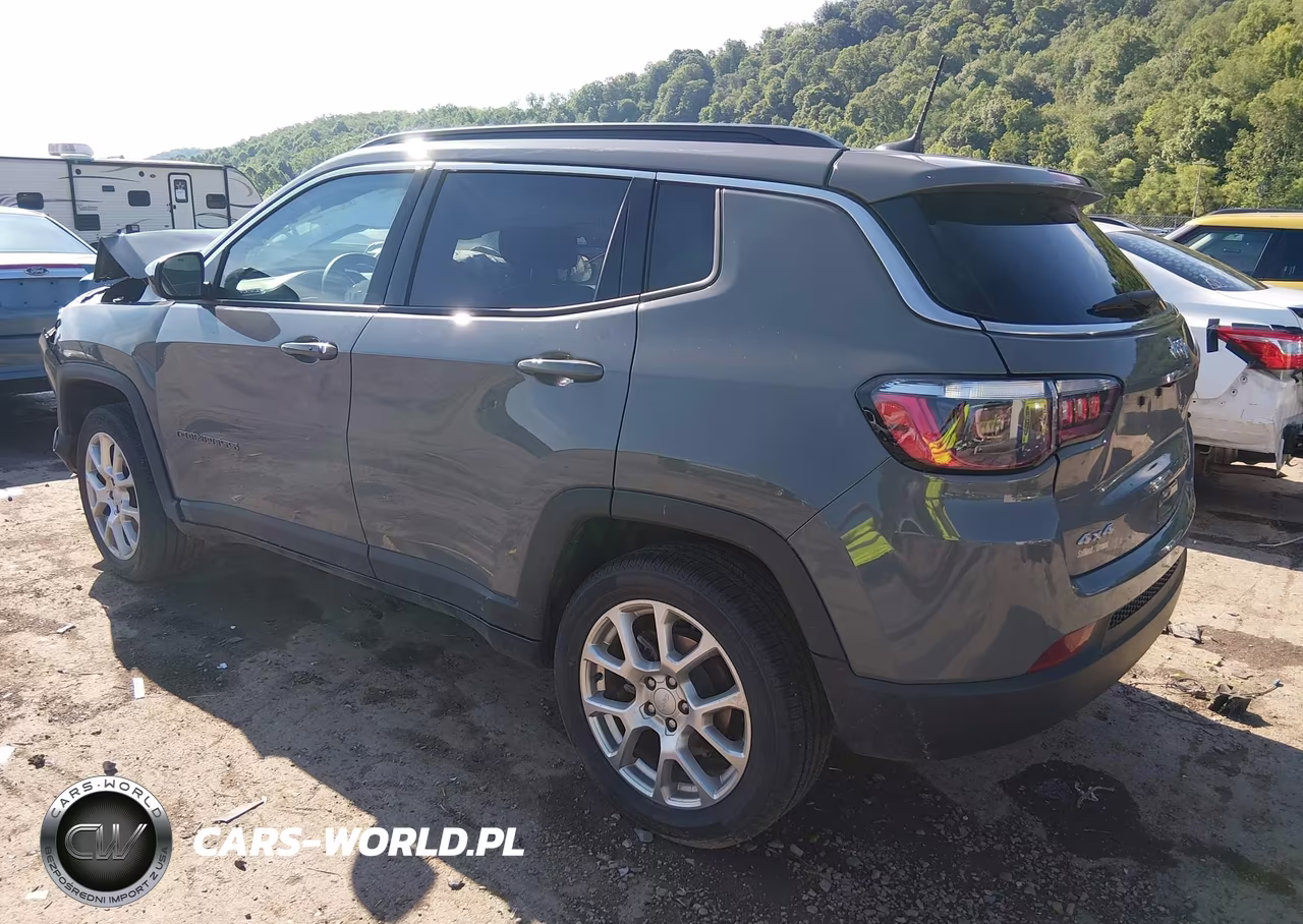 2024 Jeep Compass Latitude Lux Fwd VIN:3C4NJDFN8RT591255 - 3