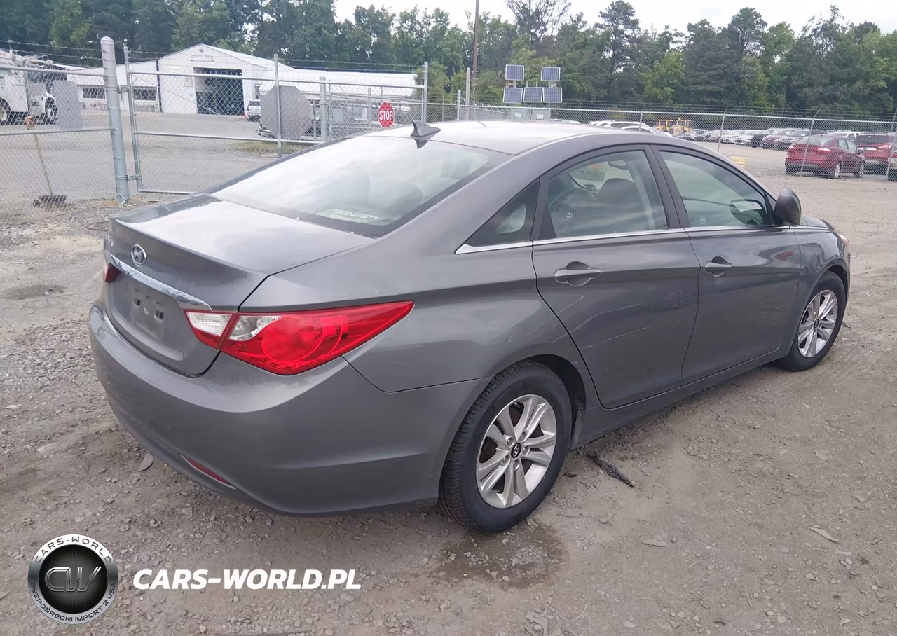 2013 Hyundai Sonata Gls VIN:5NPEB4AC3DH557185 - 4