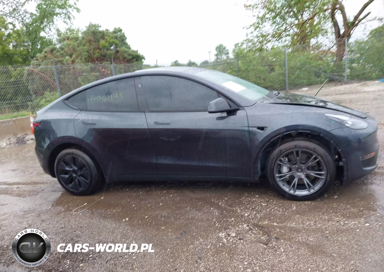 2024 Tesla Model Y Long Range Dual Motor All-Wheel Drive VIN:7SAYGDEE5RF161052 - 13