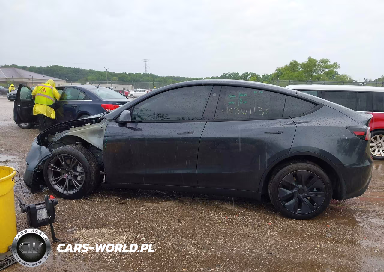 2024 Tesla Model Y Long Range Dual Motor All-Wheel Drive VIN:7SAYGDEE5RF161052 - 14