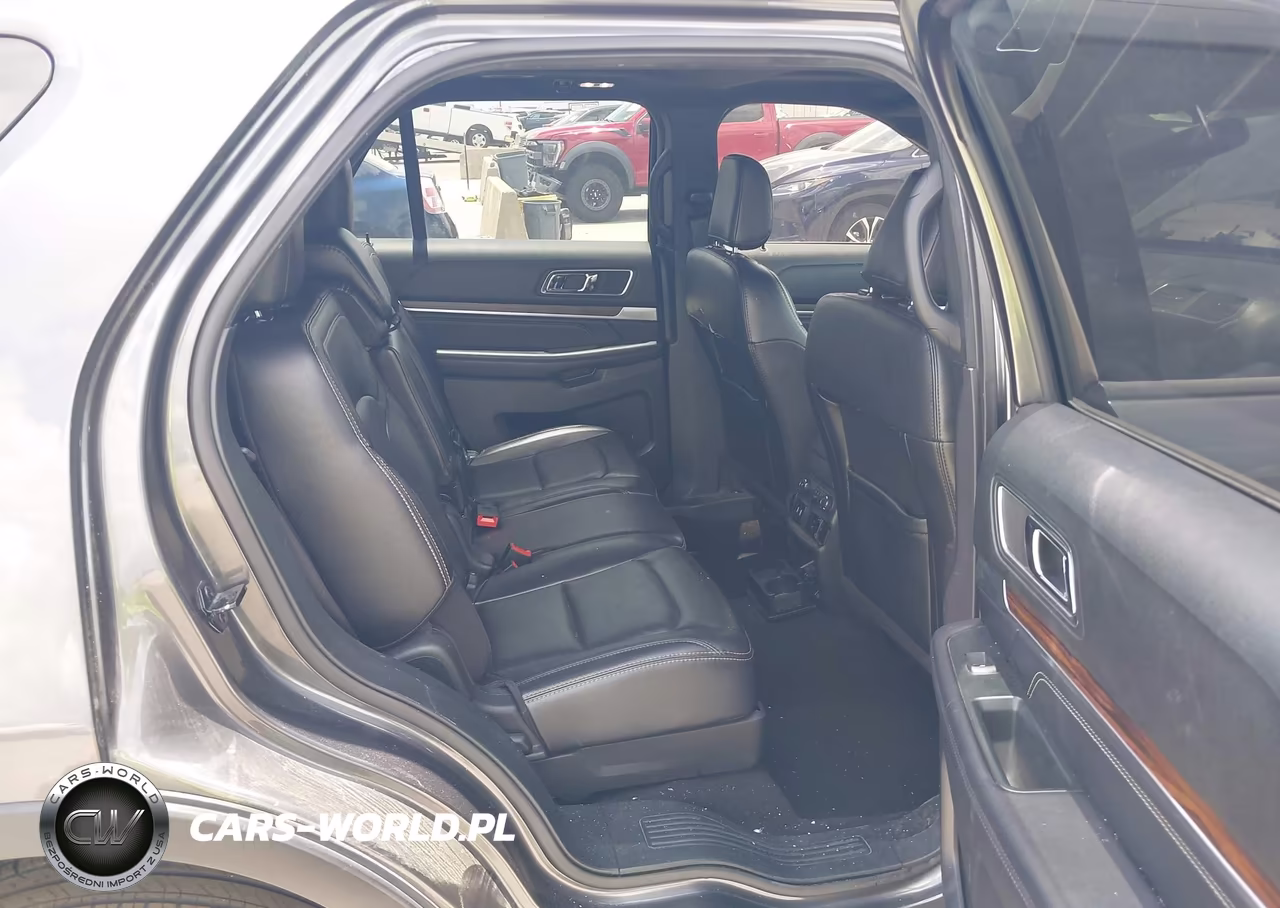 2019 Ford Explorer Limited VIN:1FM5K8F81KGB42925 - 8