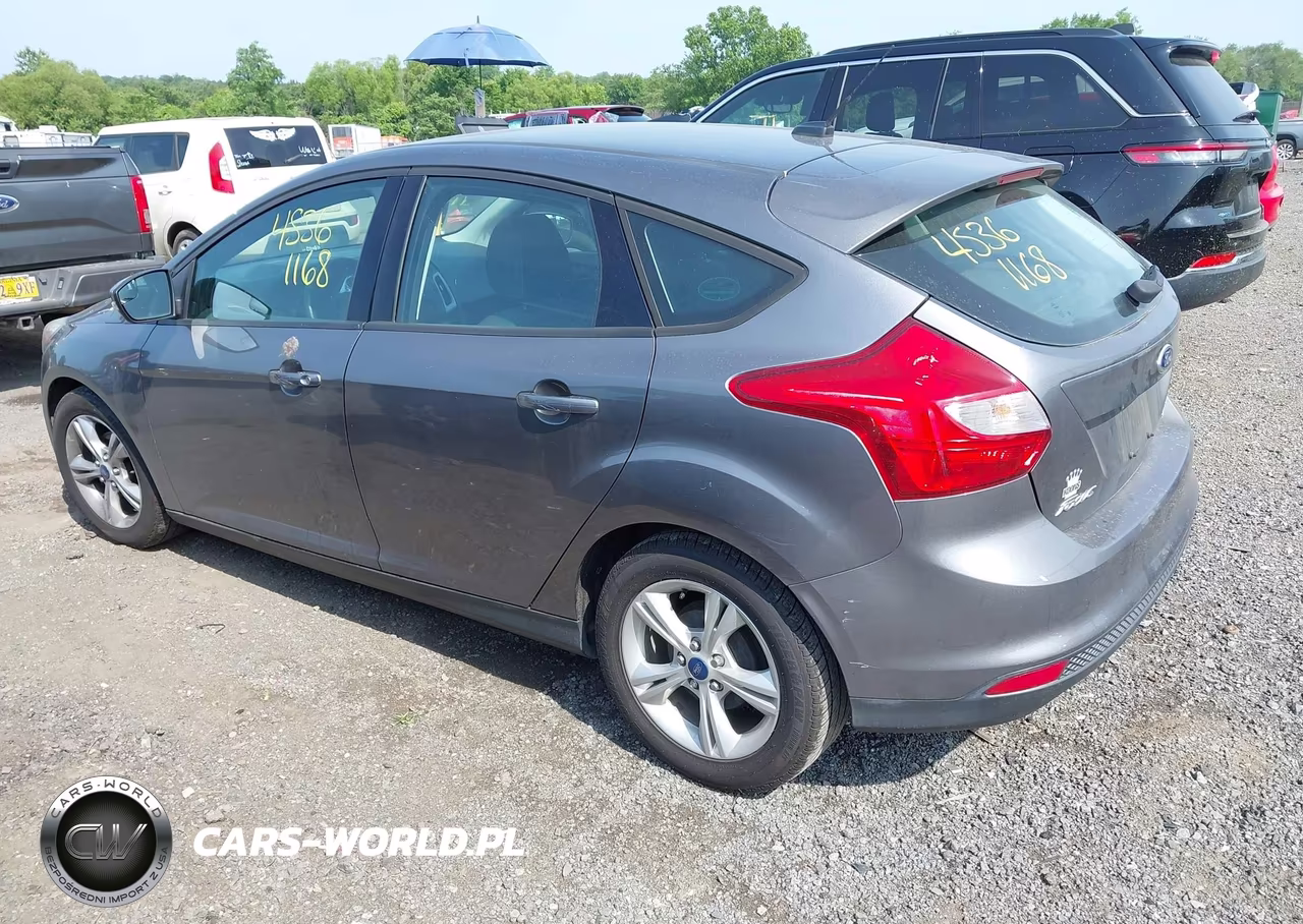 2014 Ford Focus Se VIN:1FADP3K2XEL127444 - 3