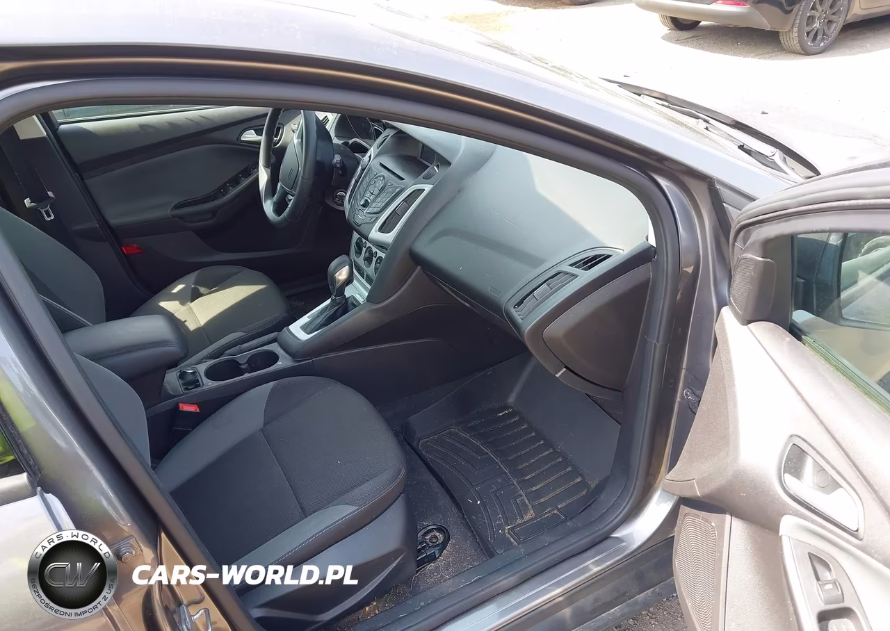 2014 Ford Focus Se VIN:1FADP3K2XEL127444 - 5