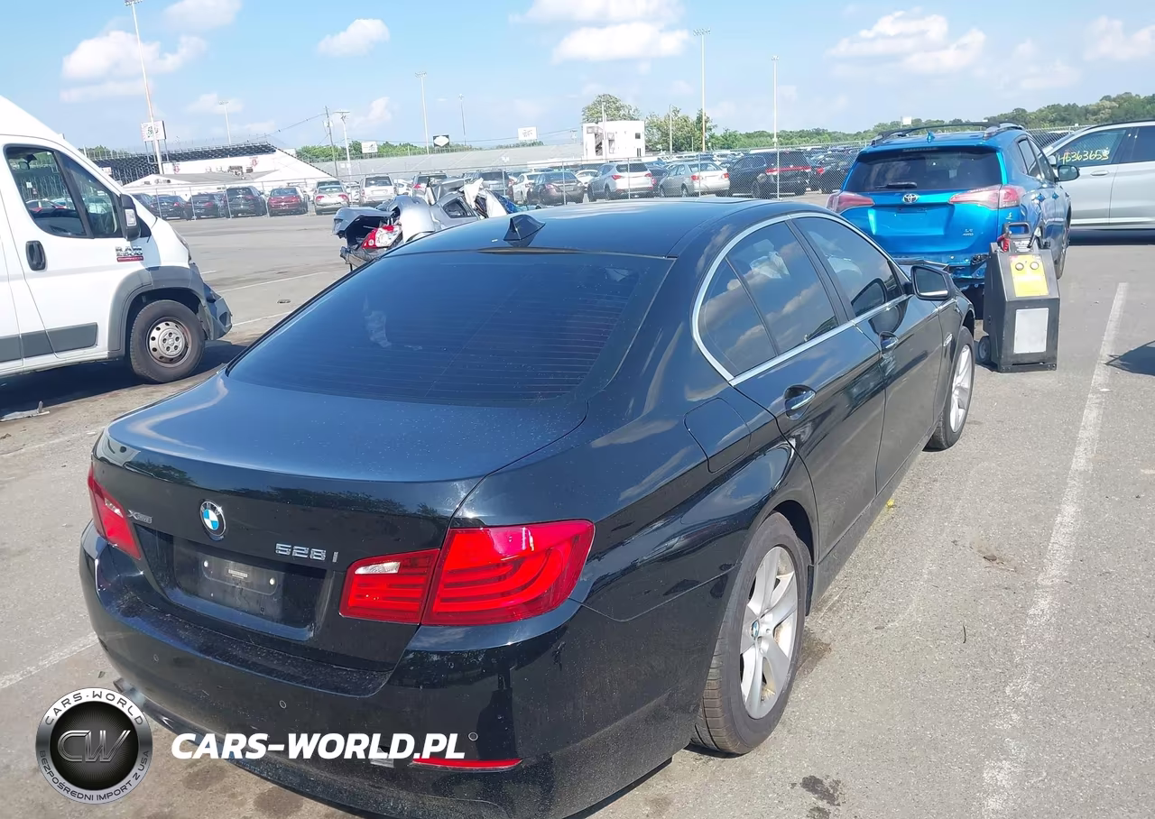 2013 BMW 528I xDrive VIN:WBAXH5C53DDW14810 - 4