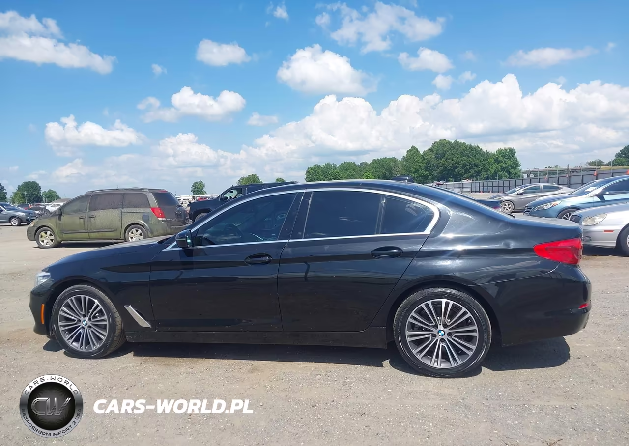 2019 BMW 530I xDrive VIN:WBAJA7C57KWW26756 - 14