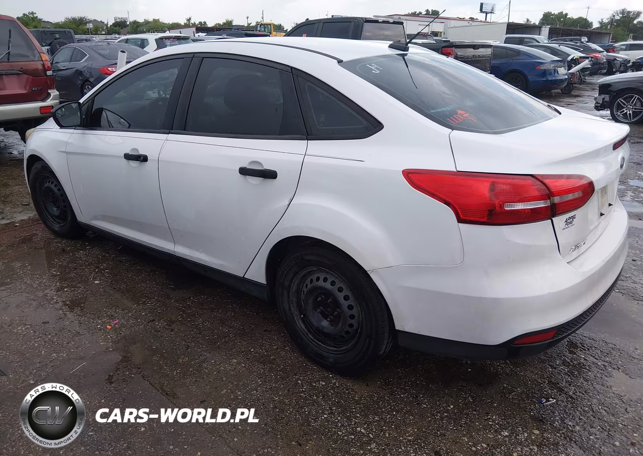 2017 Ford Focus S VIN:1FADP3E2XHL205110 - 3