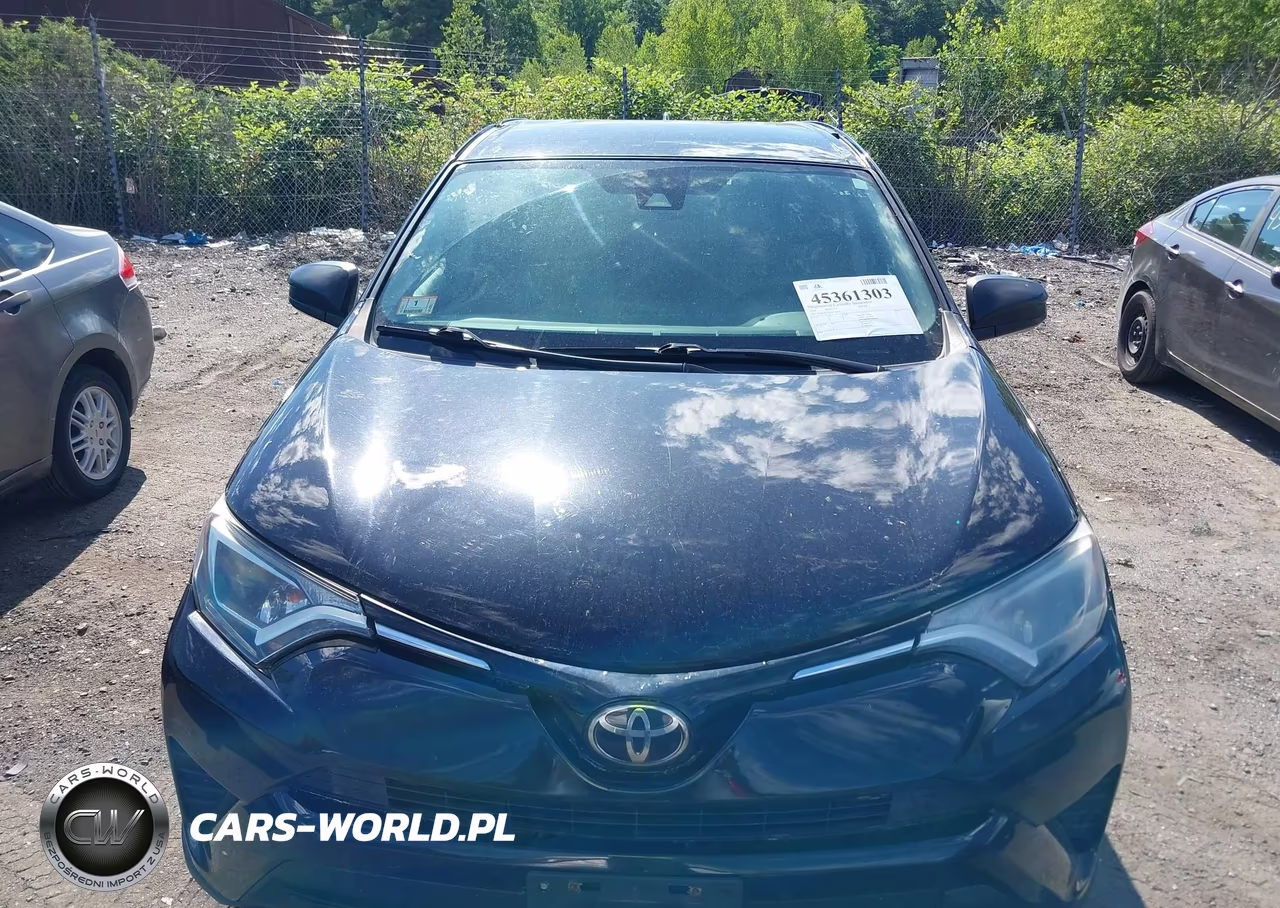 2018 Toyota Rav4 Le VIN:2T3BFREVXJW774852 - 12
