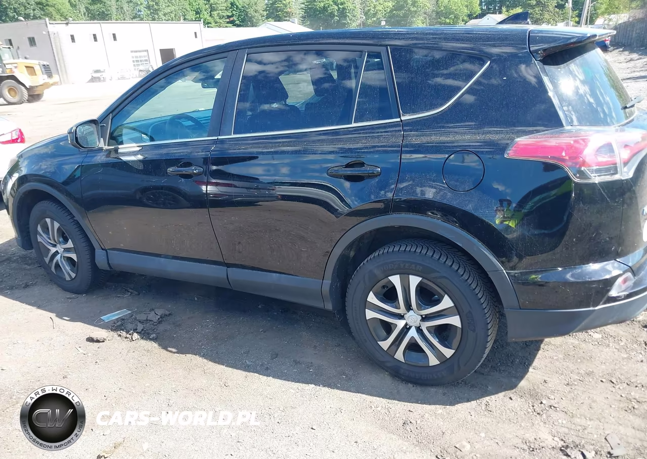 2018 Toyota Rav4 Le VIN:2T3BFREVXJW774852 - 14