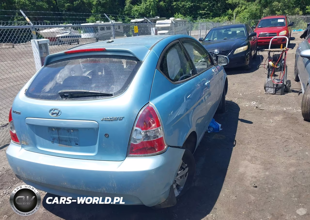 2010 Hyundai Accent Gs VIN:KMHCM3AC7AU161351 - 4