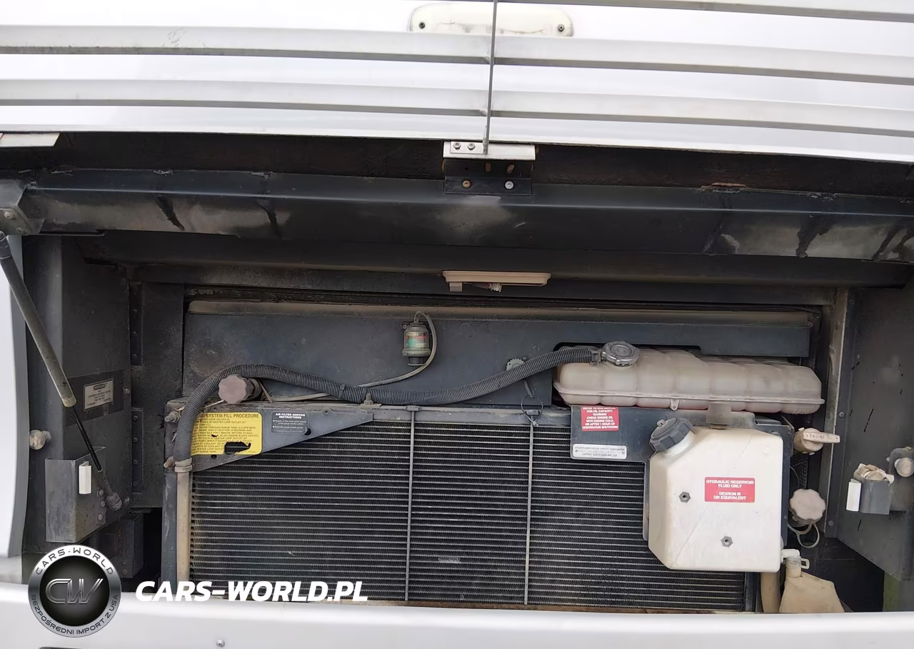 2001 Freightliner Chassis X Line Motor Home VIN:4UZAAHAK91CJ13943 - 10
