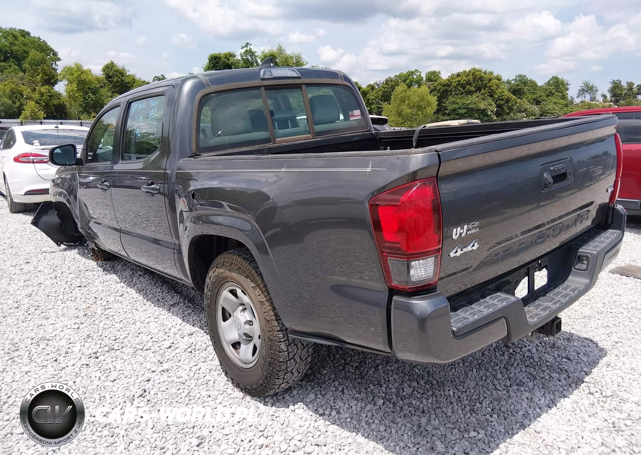 2018 Toyota Tacoma Sr V6 VIN:3TMCZ5AN3JM162536 - 3