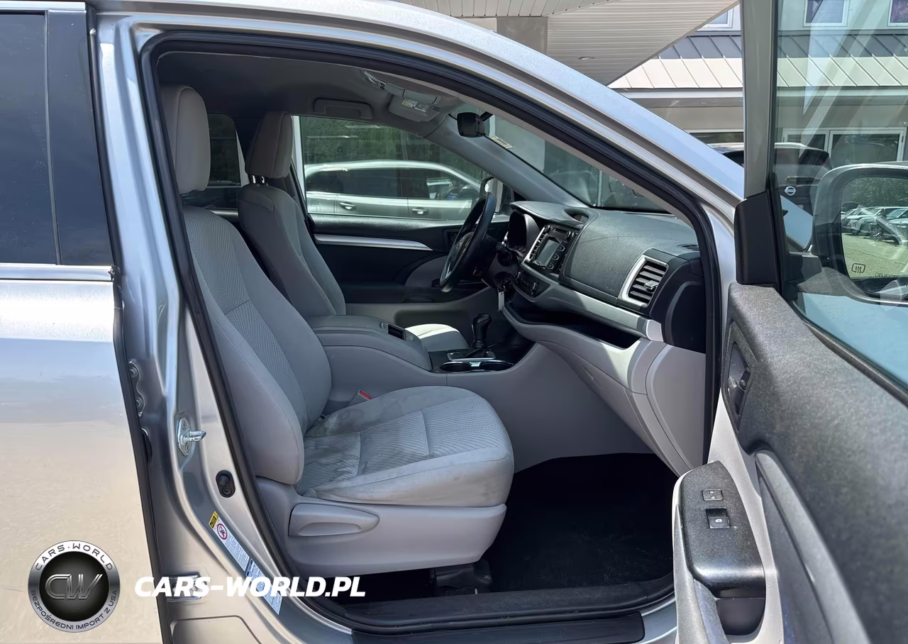 2018 Toyota Highlander Le VIN:5TDBZRFH1JS833126 - 5