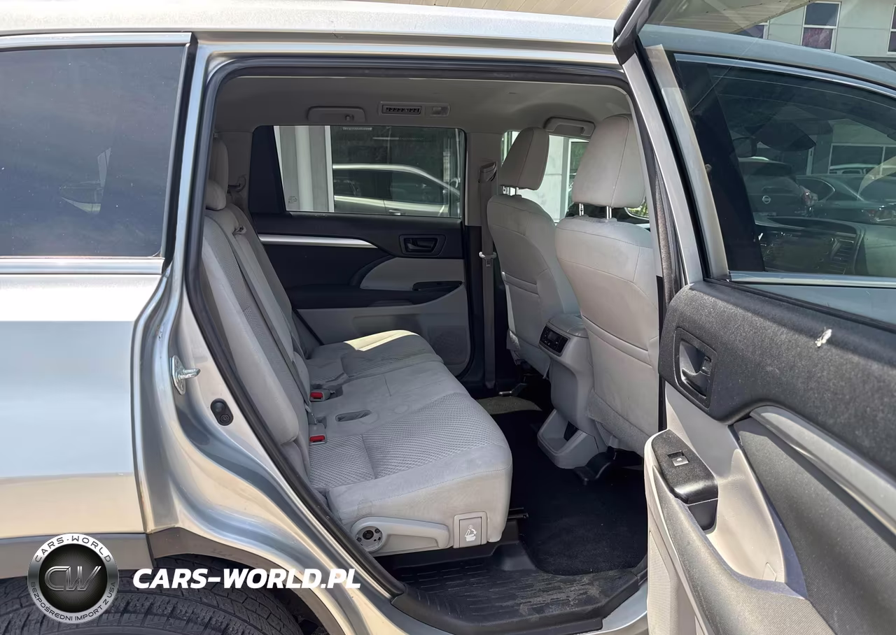 2018 Toyota Highlander Le VIN:5TDBZRFH1JS833126 - 8