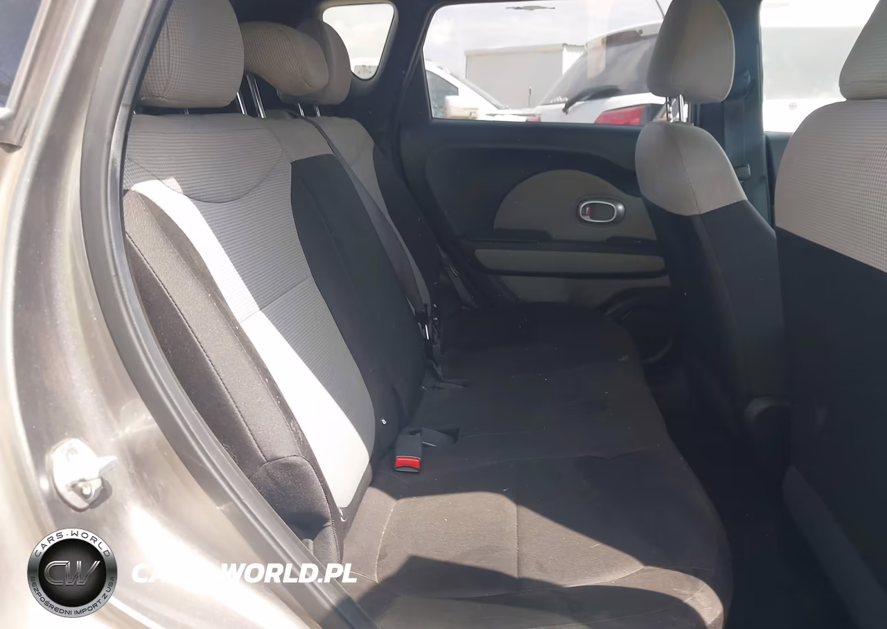 2018 Kia Soul VIN:KNDJN2A25J7598676 - 8