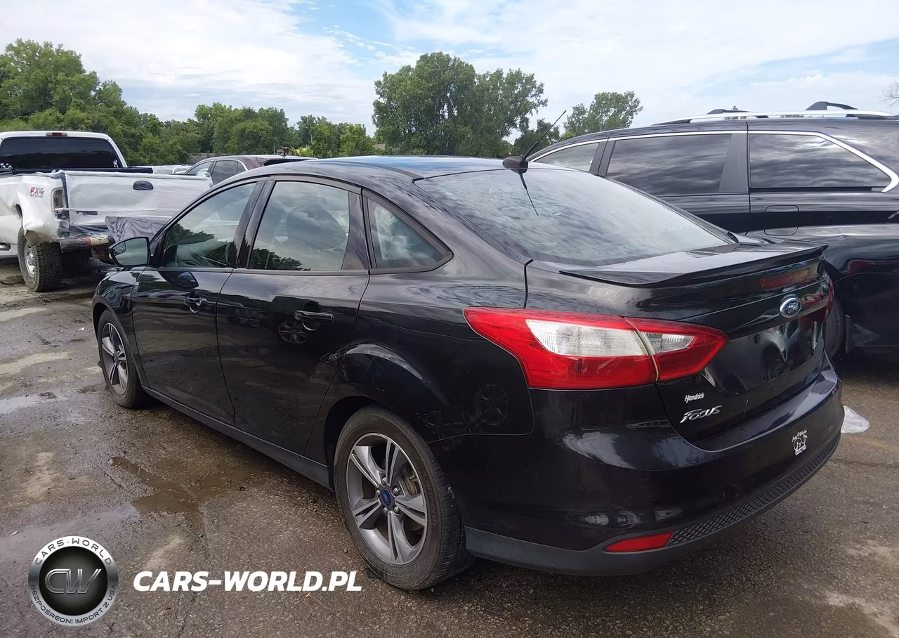 2014 Ford Focus Se VIN:1FADP3F22EL449697 - 3