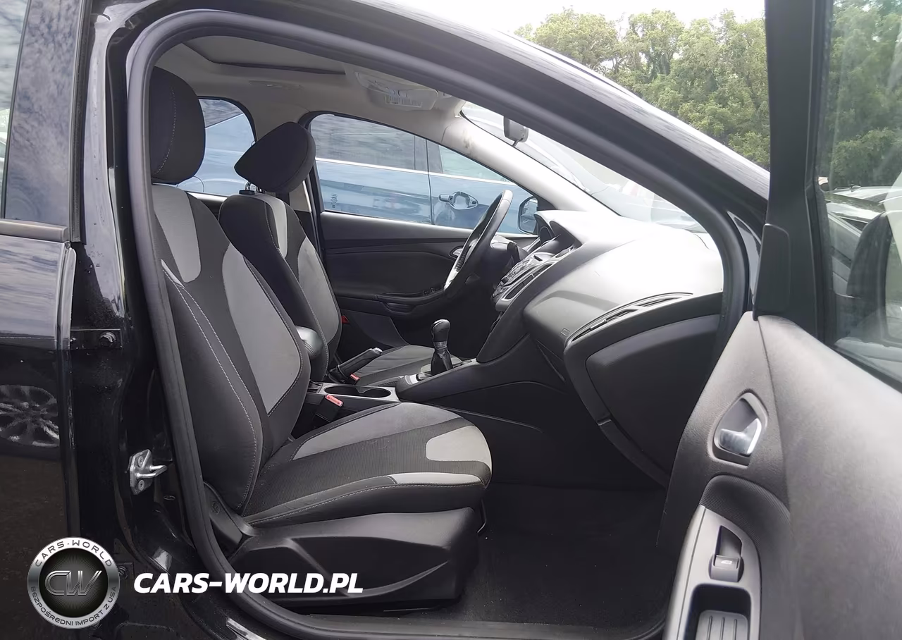 2014 Ford Focus Se VIN:1FADP3F22EL449697 - 5
