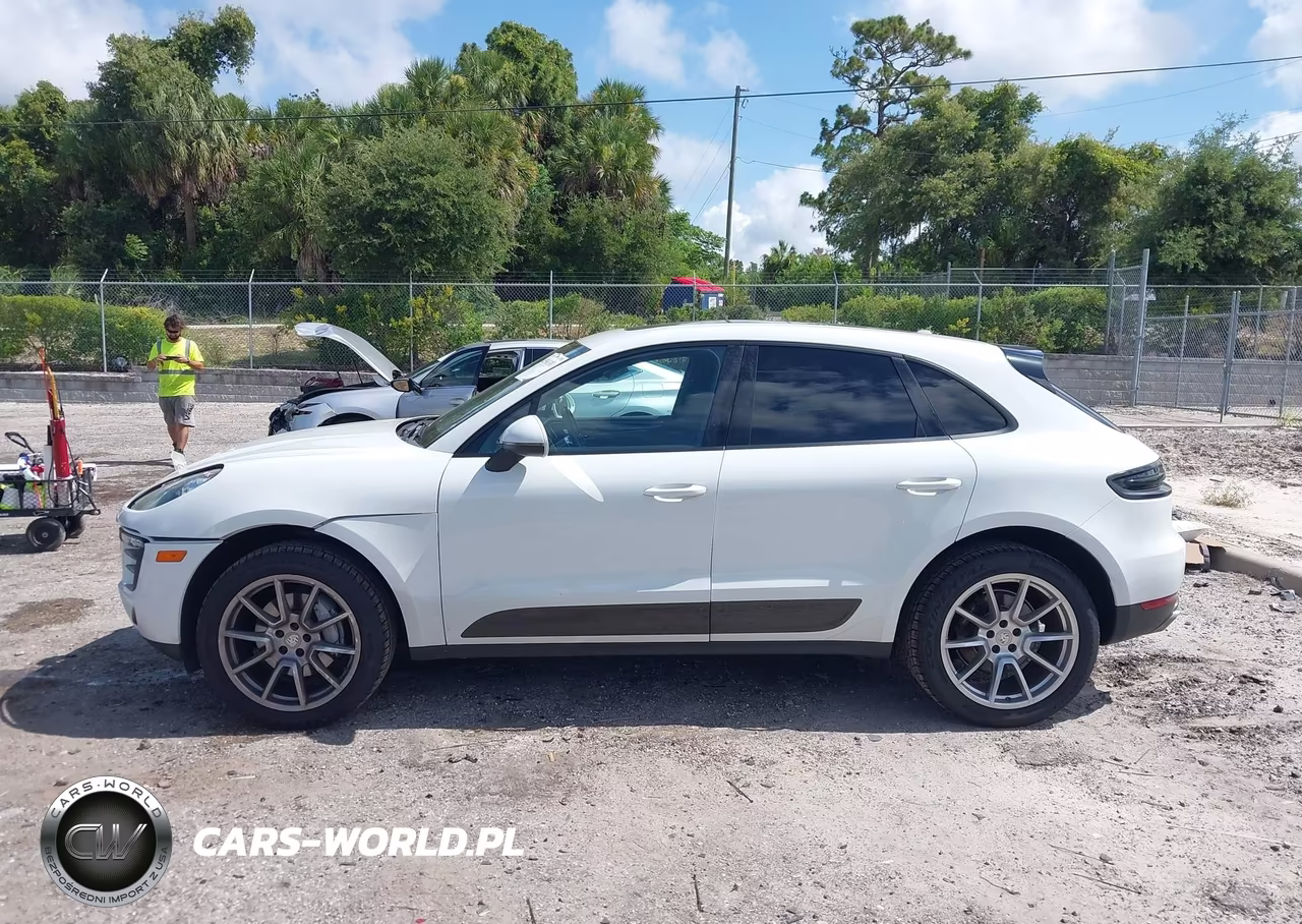 2017 Porsche Macan VIN:WP1AA2A54HLB08573 - 14